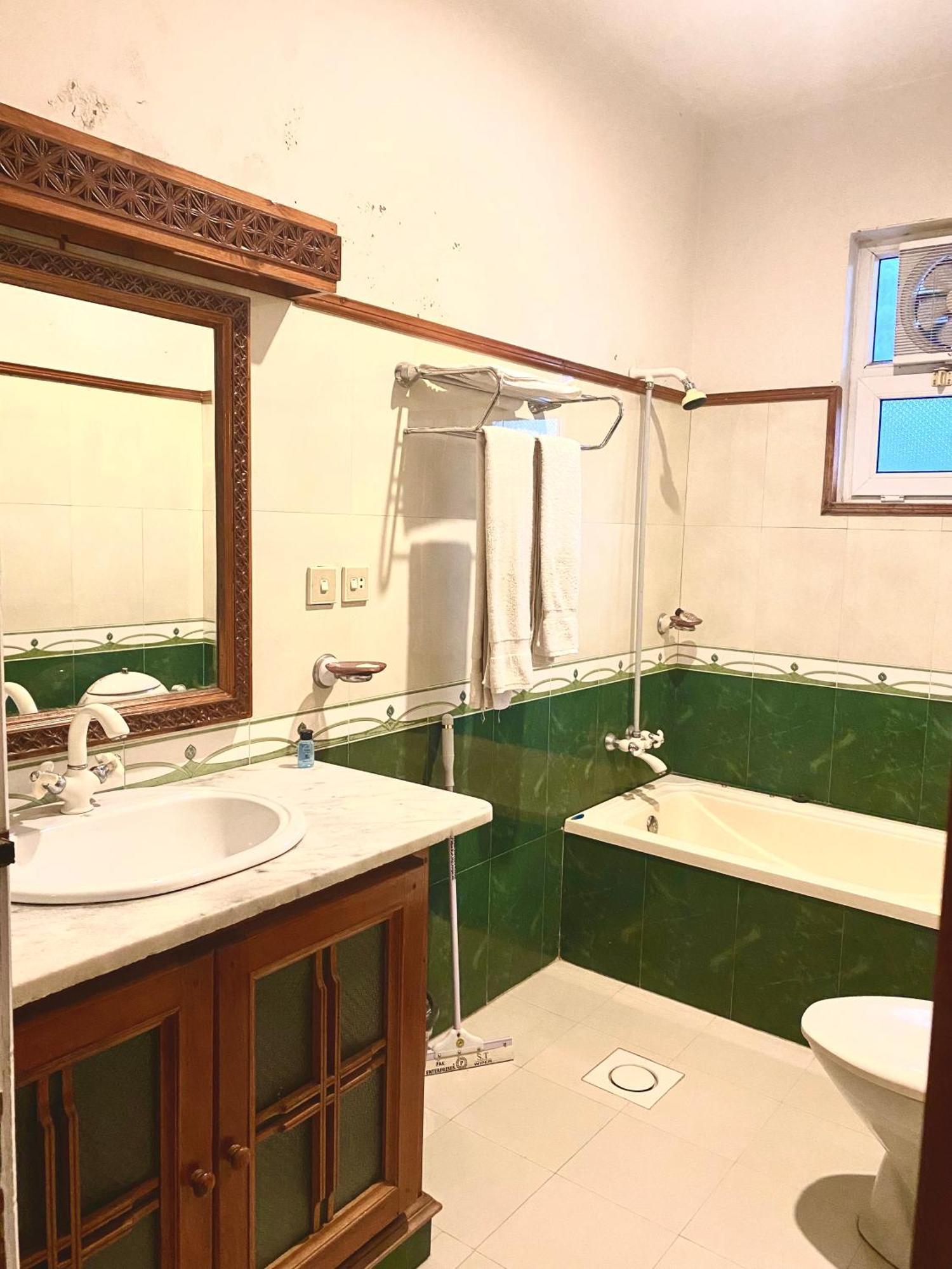 Rock City Resort Saidu Sharif Bagian luar foto