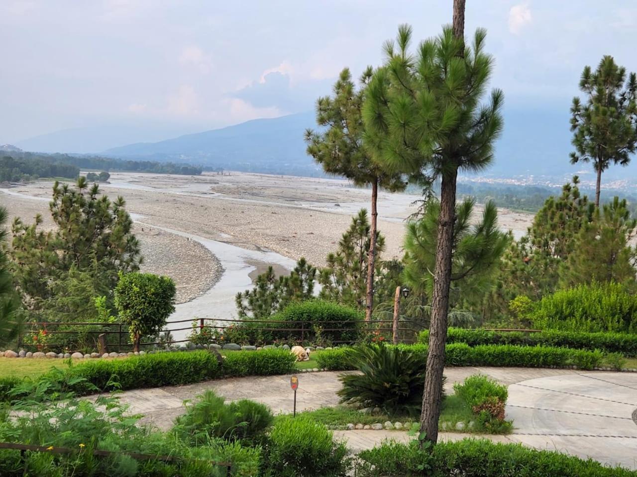Rock City Resort Saidu Sharif Bagian luar foto