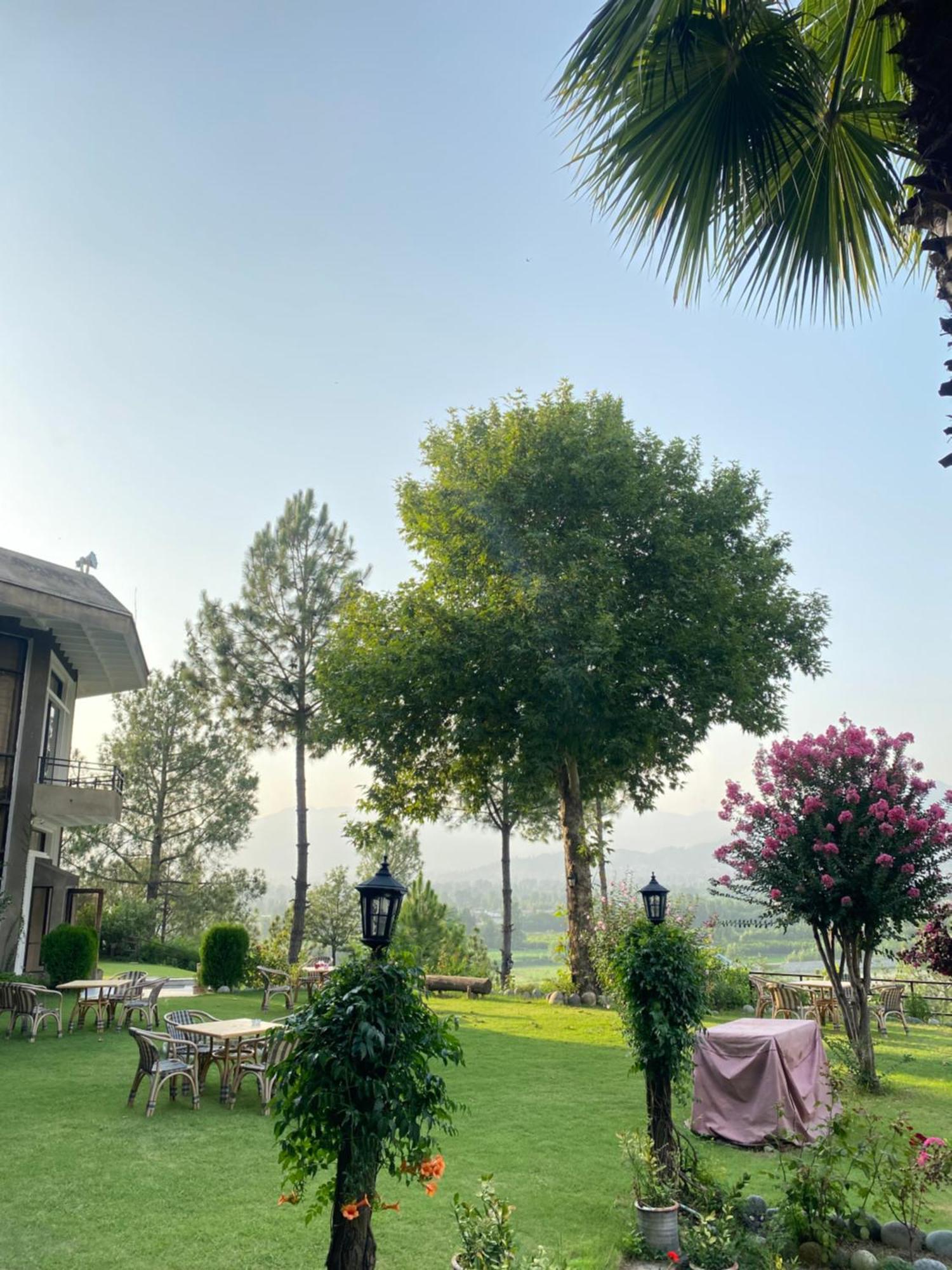 Rock City Resort Saidu Sharif Bagian luar foto