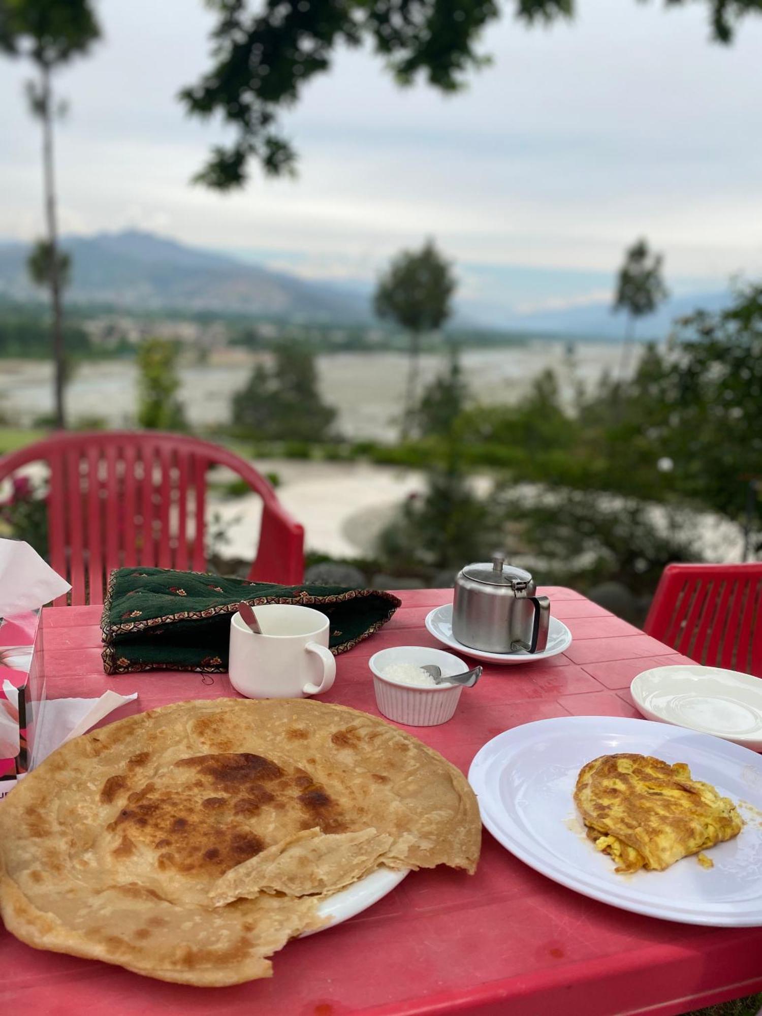 Rock City Resort Saidu Sharif Bagian luar foto