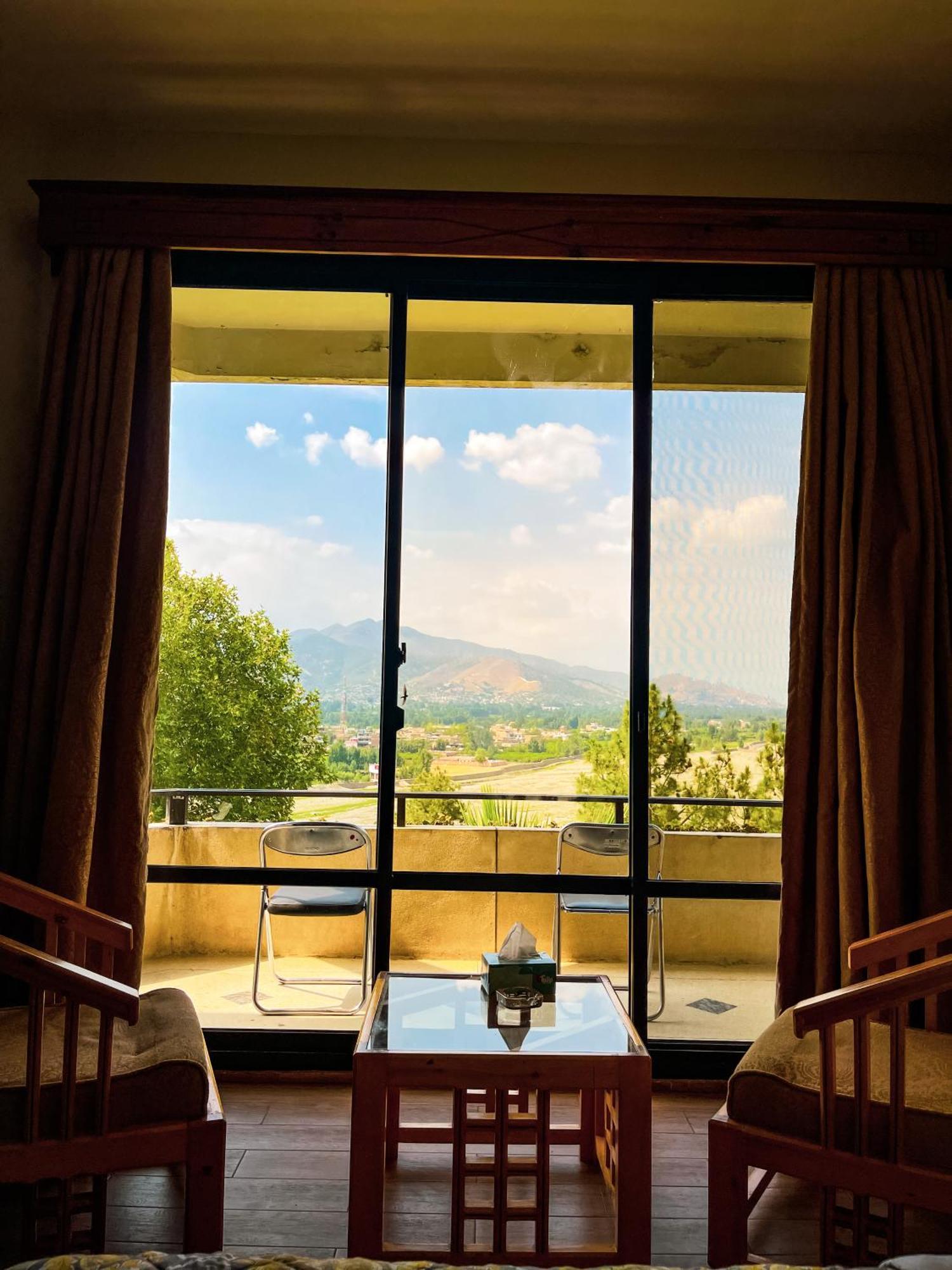 Rock City Resort Saidu Sharif Bagian luar foto